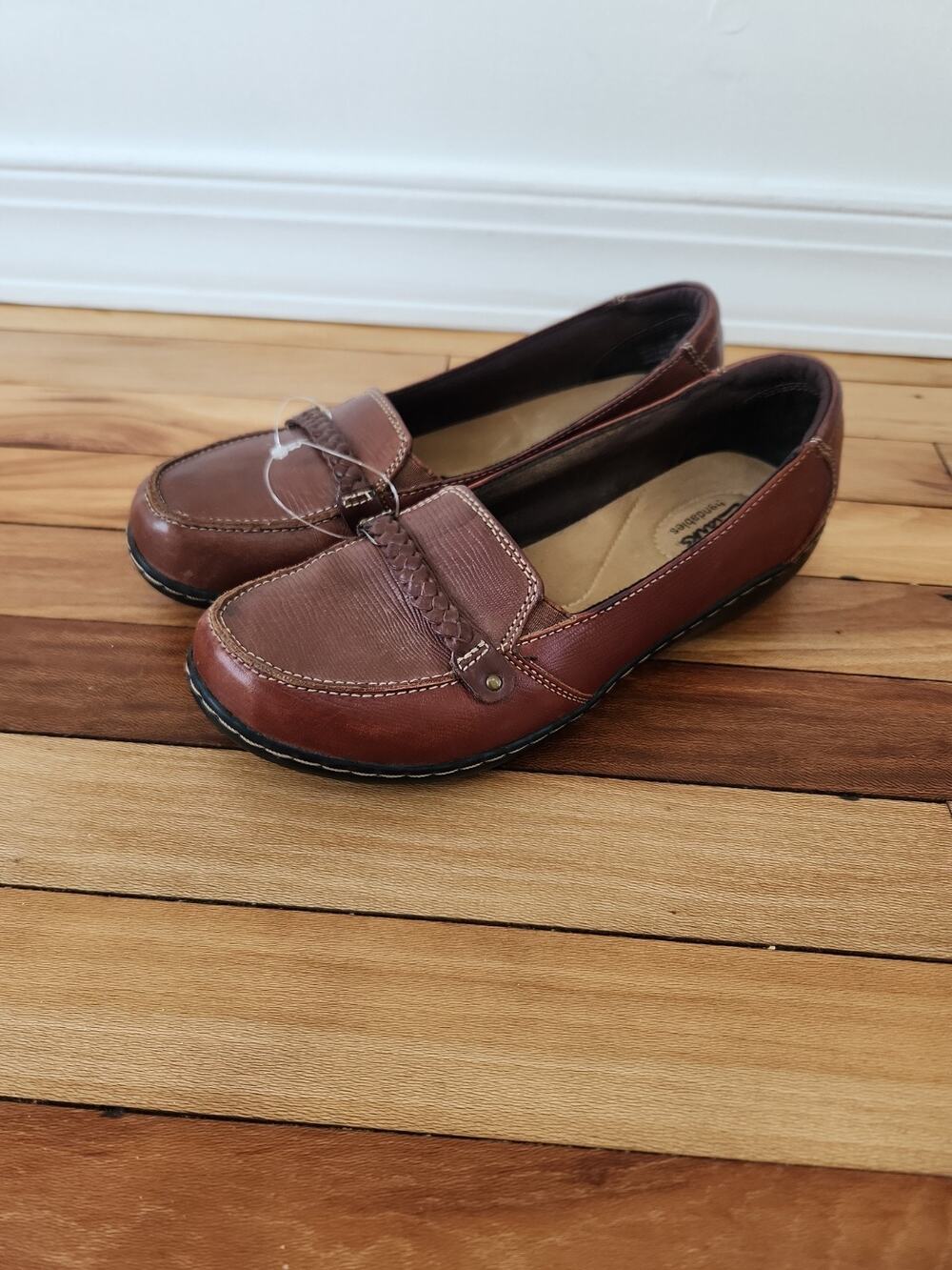 Clarks Bendables Women's 9 M Brown Leather Slip On Loafers Shoes